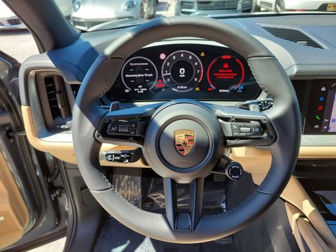 New 2026 Porsche Cayenne Base image 32