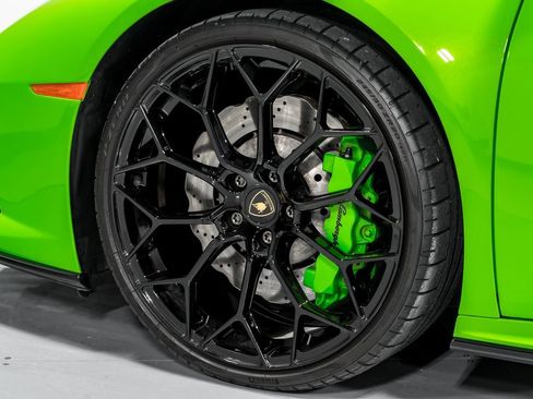 Used 2022 Lamborghini Huracan EVO RWD image 46