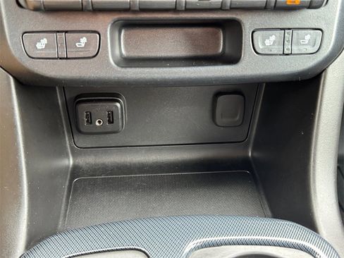 Used 2019 Chevrolet Colorado Z71 image 25