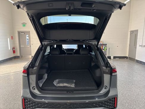 New 2026 Volkswagen Tiguan SE R-Line image 24