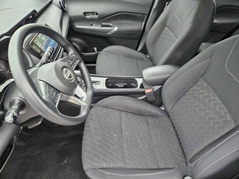Used 2022 Nissan Kicks SV FWD image 13