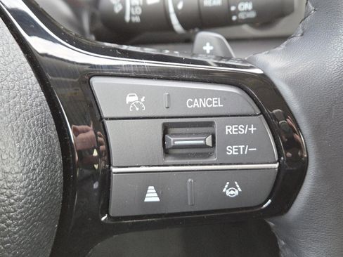 Used 2025 Honda Pilot EX-L image 10