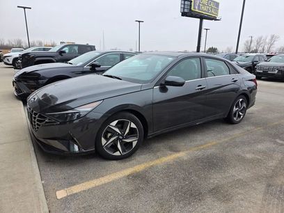 Used 2023 Hyundai Elantra Limited