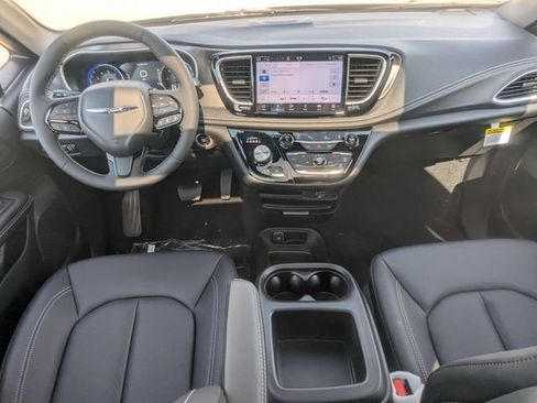 New 2026 Chrysler Pacifica Select w/ S Appearance Package image 19