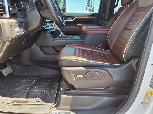 Used 2025 GMC Sierra 2500 Denali Ultimate w/ Max Trailering Package AWD/4WD image 21