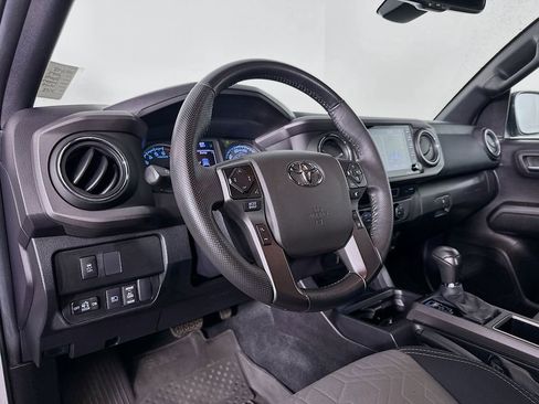 Used 2023 Toyota Tacoma TRD Off-Road w/ Black Out Package (TMS) AWD/4WD image 10