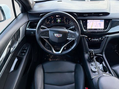 Used 2021 Cadillac XT6 Premium Luxury image 17