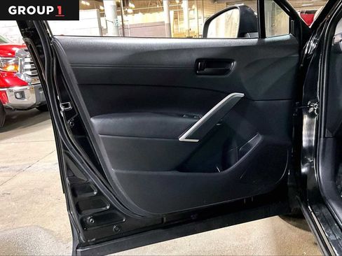 Used 2022 Toyota Corolla Cross LE w/ Moonroof Package image 21