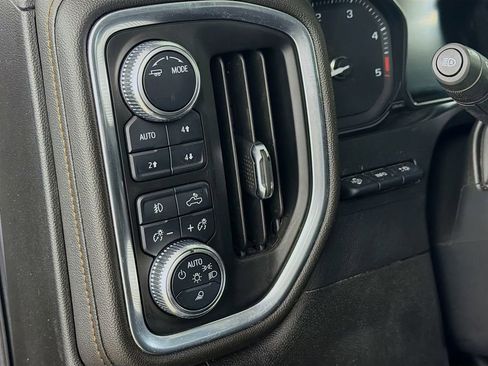 Used 2022 GMC Sierra 3500 AT4 w/ AT4 Premium Plus Package AWD/4WD image 11