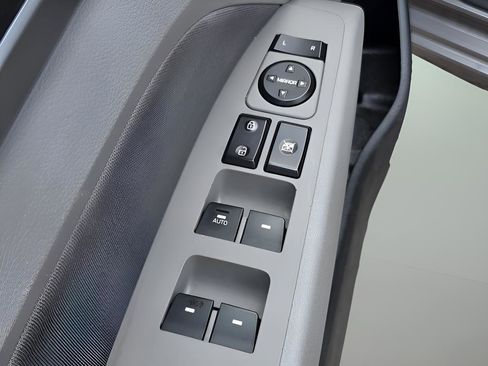 Used 2020 Hyundai Elantra Value Edition image 16