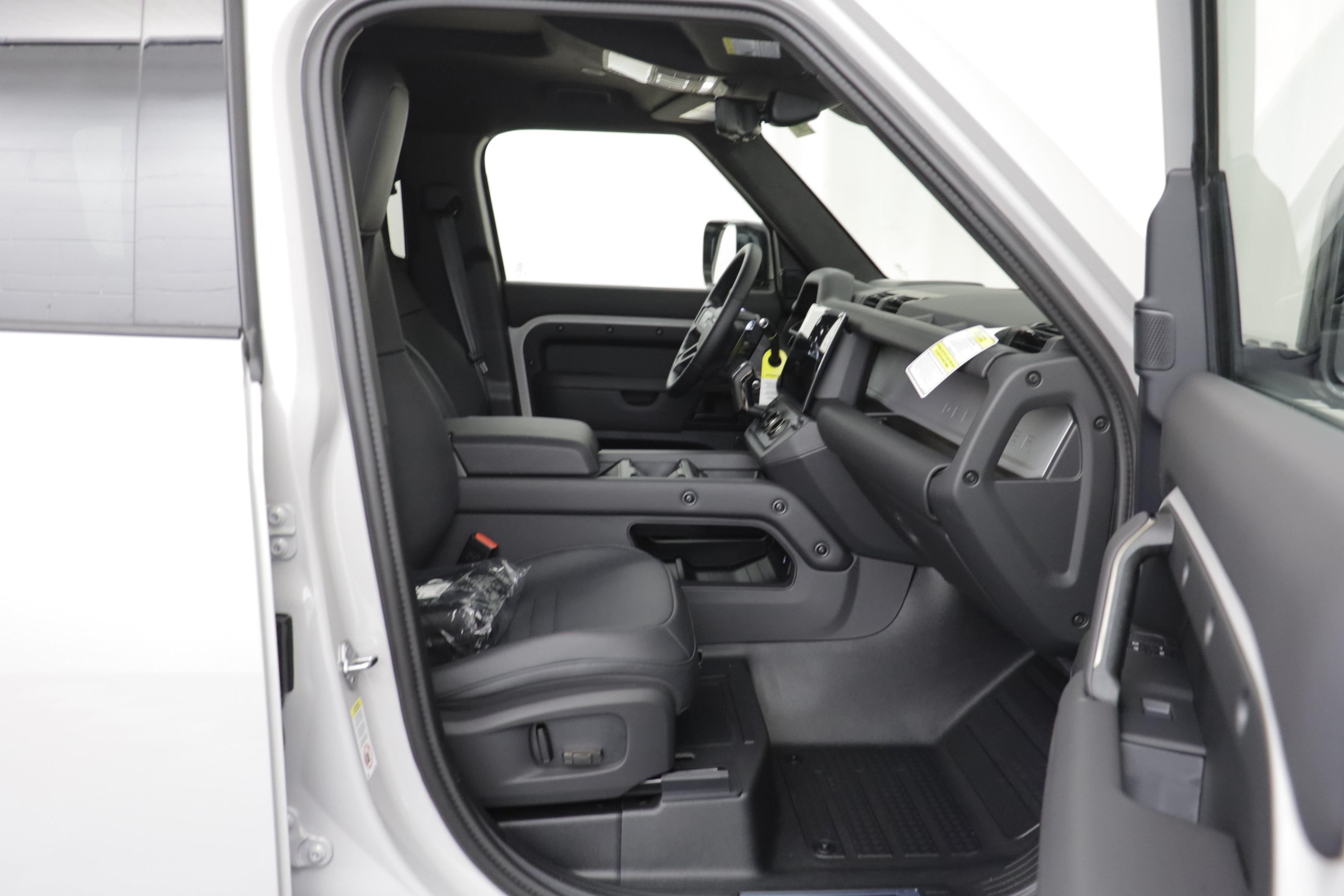 New 2026 Land Rover Defender 110 OCTA AWD/4WD image 23
