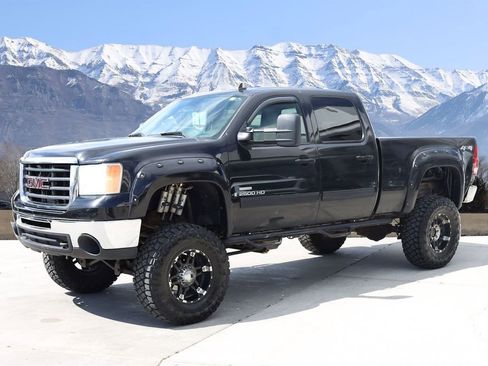 Used 2009 GMC Sierra 2500 SLT w/ SLT Convenience Package AWD/4WD image 1