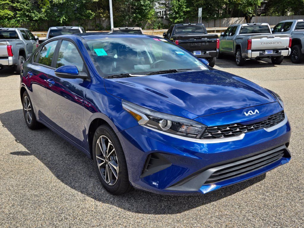 Used 2024 Kia Forte LXS w/ LXS Technology Package FWD image 8