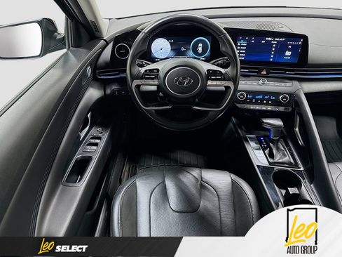 Used 2022 Hyundai Elantra Limited FWD image 27