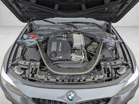 Used 2018 BMW M4 Convertible image 23