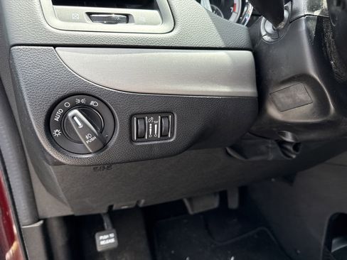 Used 2019 Dodge Grand Caravan GT image 30