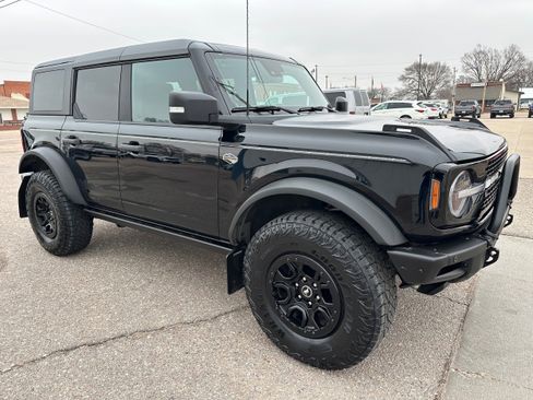 Used 2022 Ford Bronco Wildtrak image 8