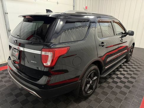 Used 2017 Ford Explorer XLT AWD/4WD image 4