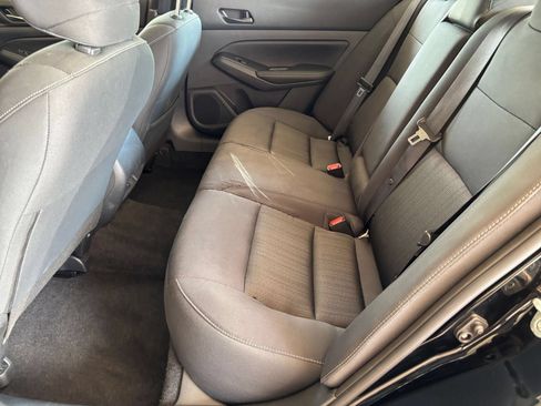 Used 2025 Nissan Altima 2.5 SV FWD image 25