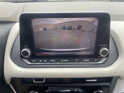 Used 2023 Nissan Rogue SV image 20
