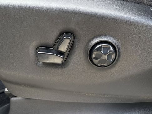 Used 2020 Chrysler Pacifica Touring w/ Advanced Safetytec Group FWD image 27