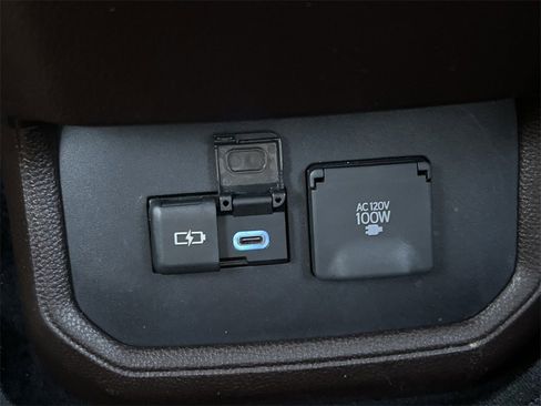 Certified 2022 Toyota Highlander Platinum image 23