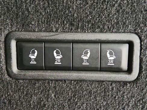 Used 2022 Jeep Grand Wagoneer Series I AWD/4WD image 39