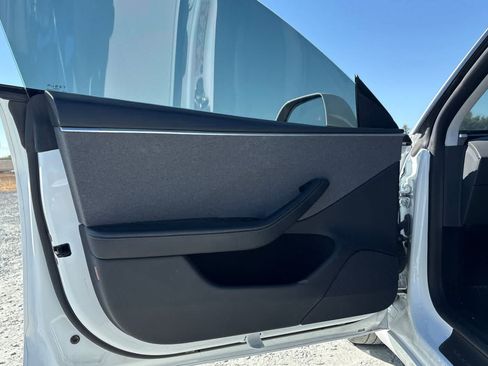 Used 2024 Tesla Model 3 Standard Range RWD image 15