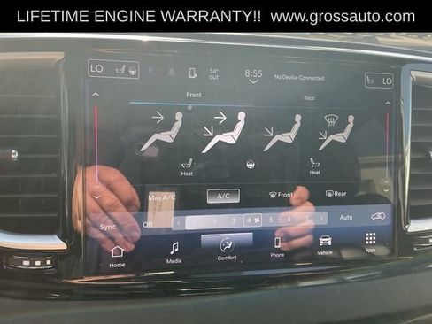 Used 2024 Chrysler Pacifica Touring-L FWD image 19