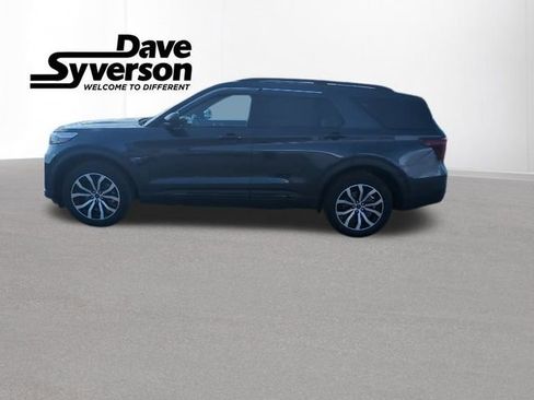 Certified 2022 Ford Explorer ST image 2