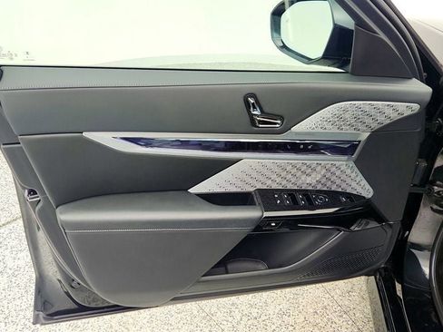 Used 2024 BMW i7 xDrive60 w/ Executive Package image 11