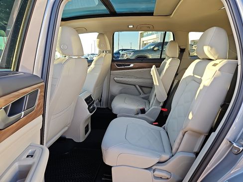 New 2026 Volkswagen Atlas SE image 10