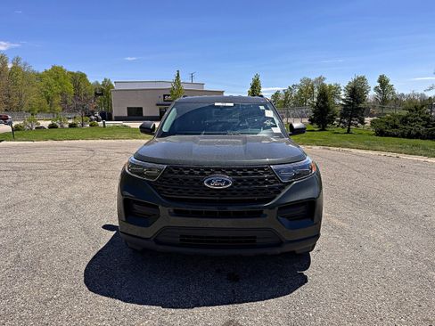 Used 2022 Ford Explorer XLT AWD/4WD image 4