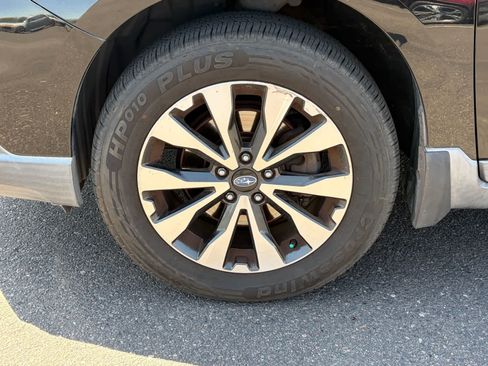 Used 2017 Subaru Outback 2.5i Limited AWD/4WD image 5