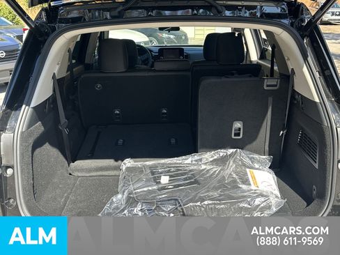 Used 2025 Nissan Pathfinder SV image 29