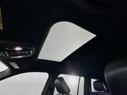 Used 2023 Jeep Grand Cherokee Altitude AWD/4WD image 25