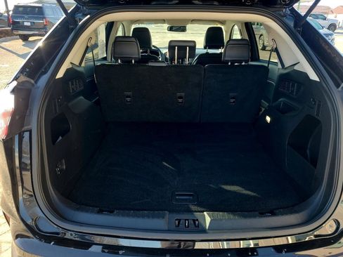 Used 2024 Ford Edge SEL image 10