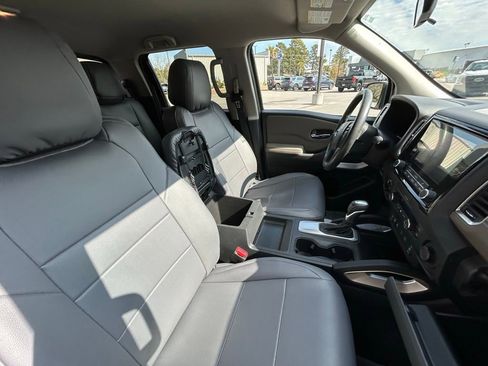 Used 2022 Nissan Frontier SV image 25