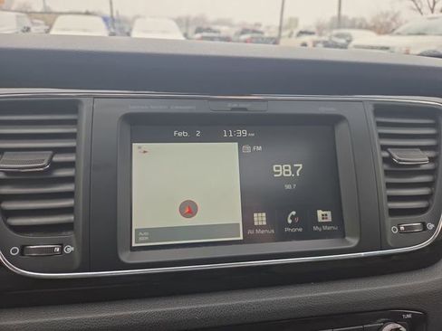 Used 2021 Kia Sedona SX image 29