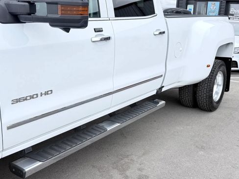 Used 2019 GMC Sierra 3500 SLT w/ Duramax Plus Package AWD/4WD image 10