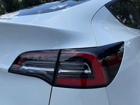Used 2021 Tesla Model Y 2WD image 11