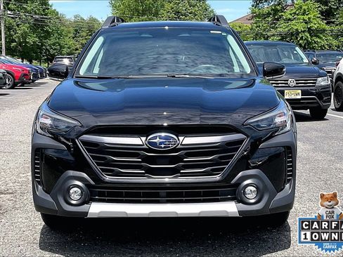 Certified 2025 Subaru Outback Limited XT AWD/4WD image 3