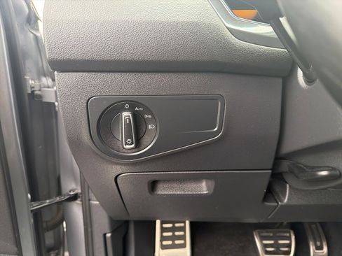 Used 2023 Volkswagen Tiguan SE R-Line image 25