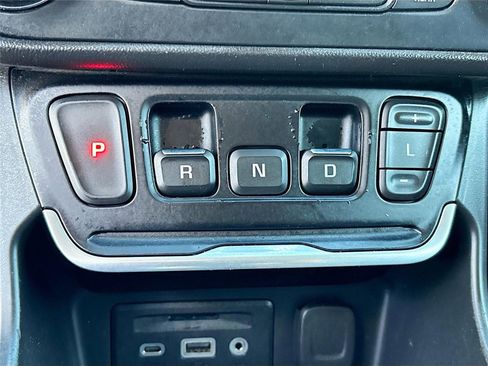 Used 2018 GMC Terrain SLT image 16