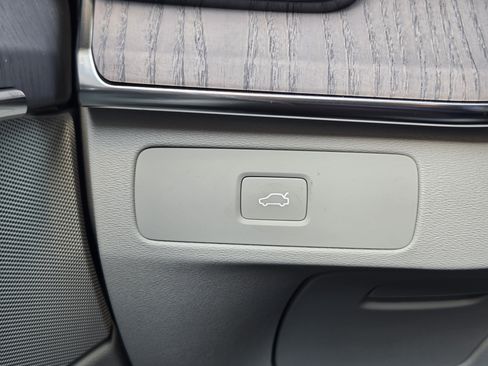 New 2026 Volvo XC90 B6 Ultra w/ Protection Package image 25