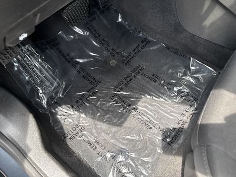 Used 2021 Chevrolet Malibu LT FWD image 25