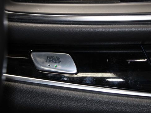 Used 2022 Buick Enclave Avenir w/ Avenir Technology Package image 40