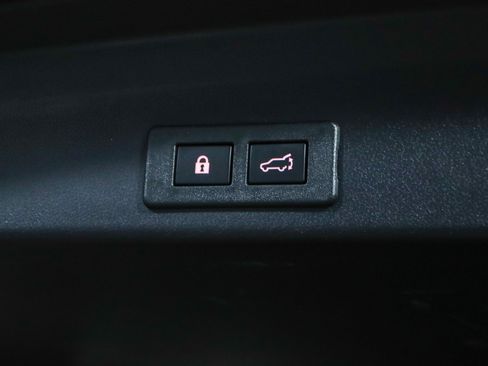 Used 2022 Subaru Ascent Limited AWD/4WD image 30