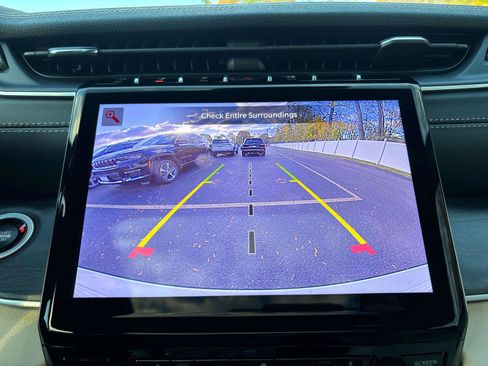 New 2025 Jeep Grand Cherokee Limited image 13