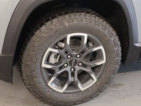 New 2026 Chevrolet Equinox ACTIV w/ Safety and Technology Package image 7